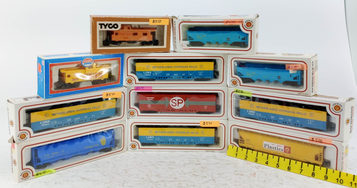 11 ASSORTED BACHMANN, TYCO & MODEL POWER HO SCALE FREIGHT CARS & CABOOSES INV 263330292