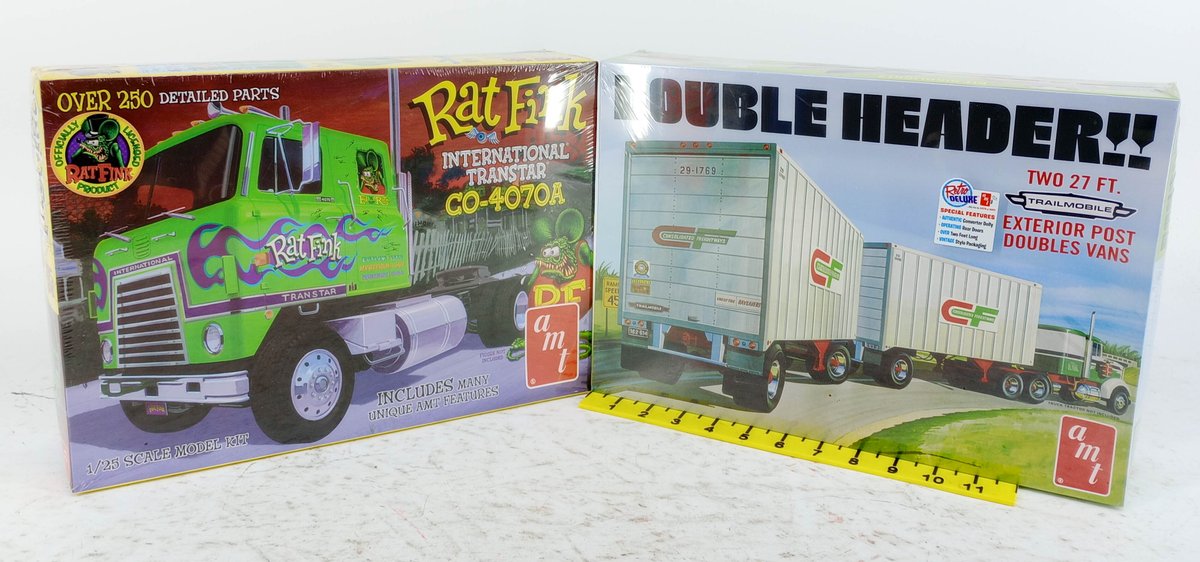 2 AMT 1/25 SCALE MODEL KITS RAT FINK INTERNATIONAL TRANSTAR CO-4070A & DOUBLE HEADER TRAILMOBILE VANS SEALED 2 OB INV 263330304