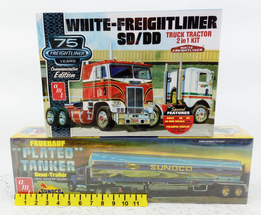 2 AMT 1/25 SCALE MODEL KITS WHITE-FREIGHTLINER SD/DD TRUCK TRACTOR & FRUEHAUF PLATED TANKER SUNOCO SEALED 2 OB INV 263330311