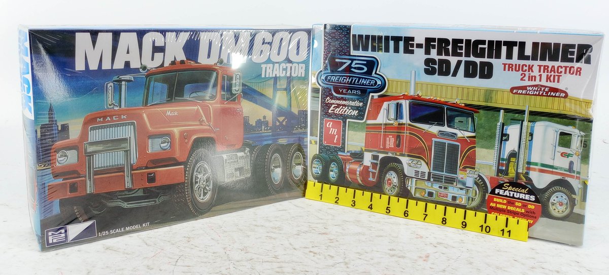 2 MODEL KITS AMT WHITE-FREIGHTLINER SD/DD & MPC MACK DM600 TRACTOR 1/25 SCALE SEALED 2 OB INV 263330328