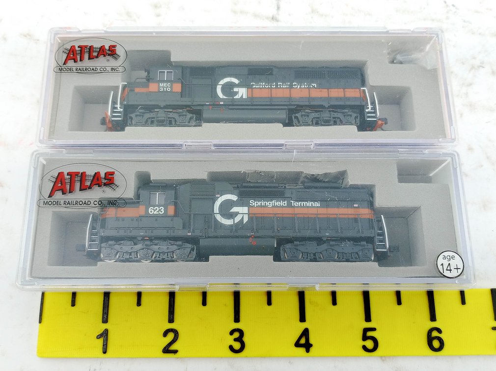 2 ATLAS N SCALE GUILFORD GP-40 #48553 & SPRINGFIELD TERMINAL SD-26 #54522 LOCOMOTIVES, 2 OBS INV 263330338