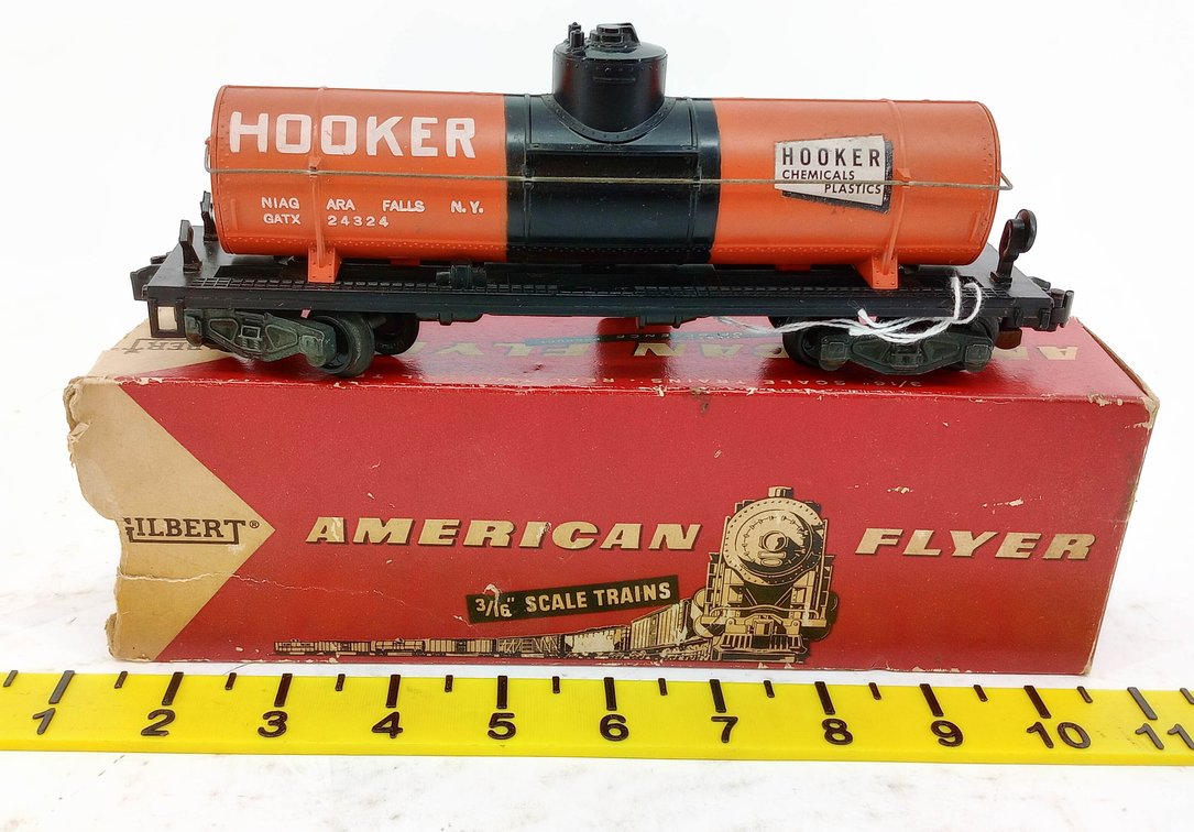 AMERICAN FLYER 24324 HOOKER CHEM. PLASTIC TANK CAR W/ OB INV 263360005