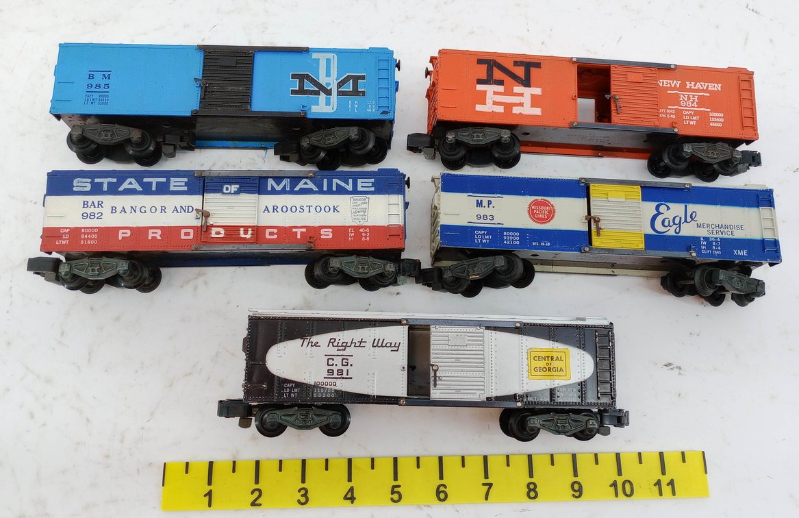 AMERICAN FLYER 5 ASSORTED BOX CARS INV 263360009