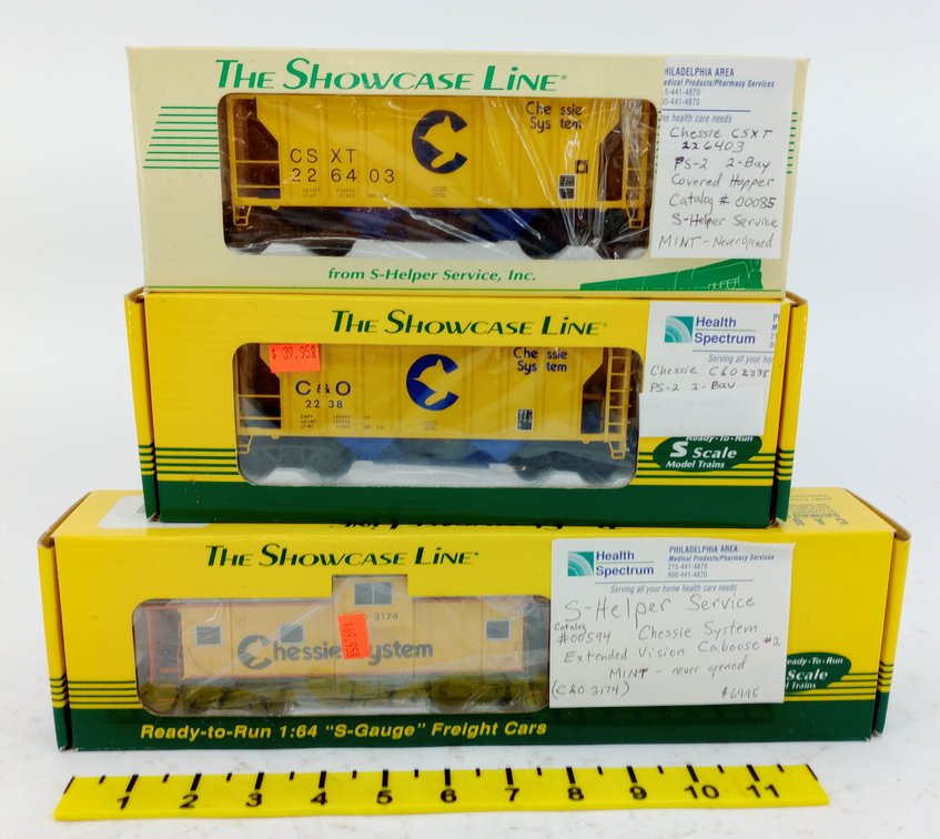 3 S-HELPER SERVICE SHOWCASE LINE CHESSIE SYSTEM HOPPERS & CABOOSE, 3 OBS INV 263360034