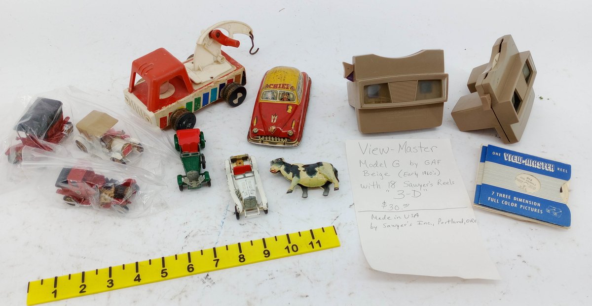 2 VIEW-MASTER MODEL G VIEWERS WITH REELS, FISHER-PRICE-STYLE TOW TRUCK, TIN CHIEF CAR, MATCHBOX MODELS OF YESTERYEAR & TIN COW INV 263360047
