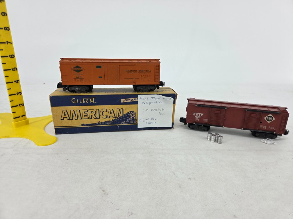 AMERICAN FLYER 25042 ERIE OPERATING 1958 BOX CAR & 923 ILL. CENTRAL BOX CAR W/ OB INV 263360020