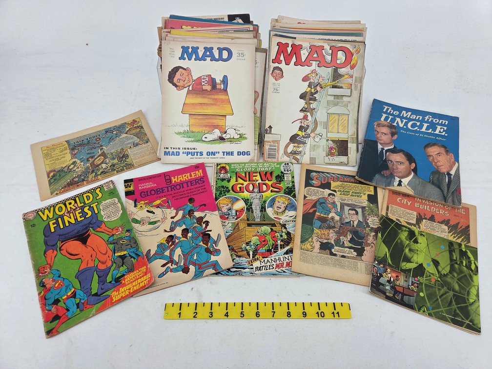 30 ASSORTED 1970S MAD MAGAZINES, HARLEM GLOBETROTTERS & DC SUPERMAN COMIC BOOKS INV 263360049