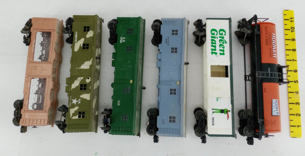 6 LIONEL MIXED FREIGHTS INV 260015220