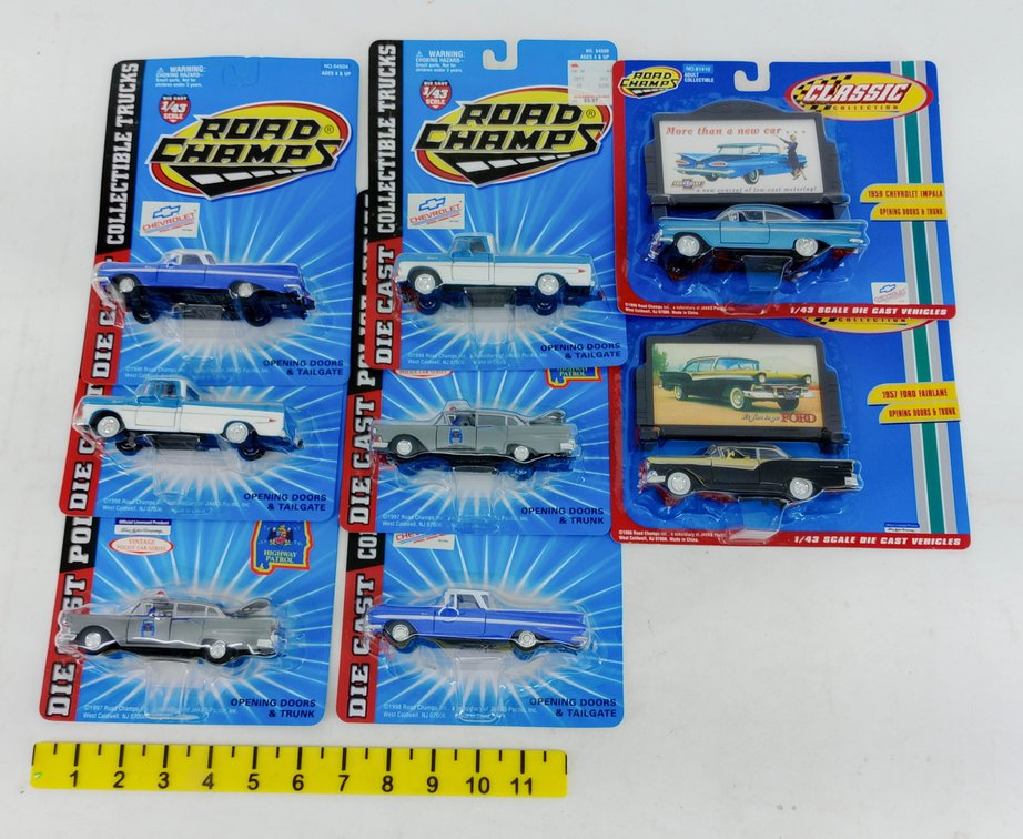 8 ROAD CHAMPS 1:43 SCALE DIE-CAST CARS IN OBS INV 260015222
