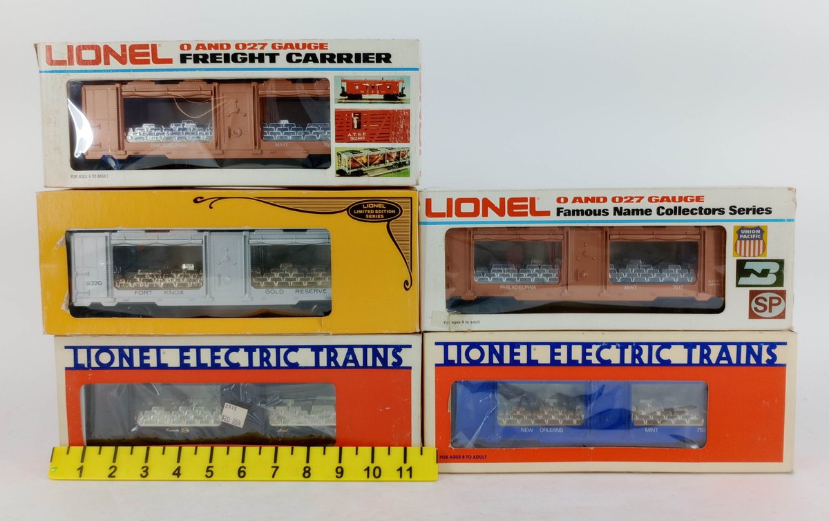4 LIONEL MINT CARS & 1 BULLION CAR IN OBS INV 260015236