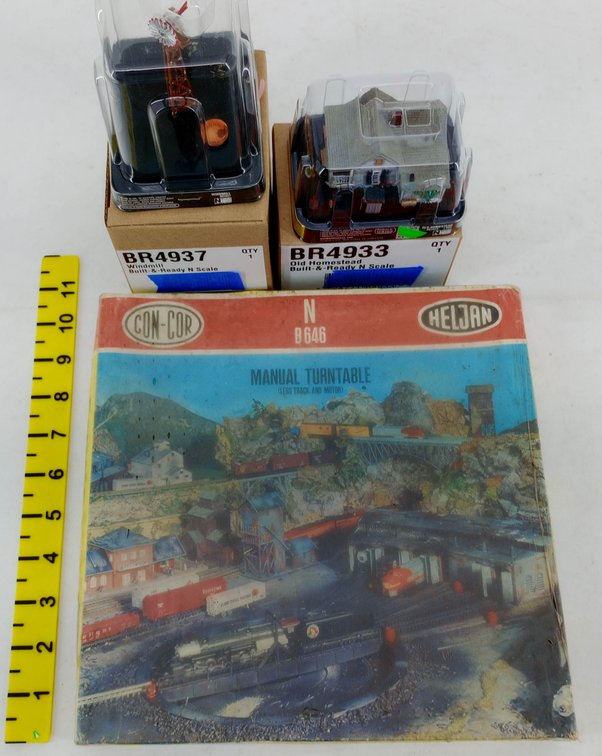 WOODLAND SCENICS HOMESTEAD, WINDMILL & SEALED HELJAN TURNTABLE IN OBS INV 260015240