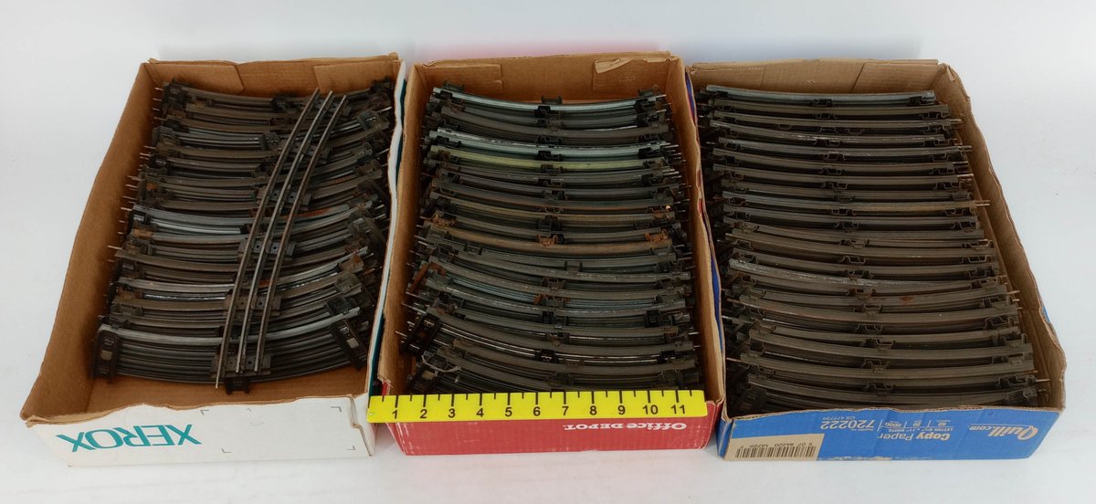 NO SHIPPING! 90 PLUS SECTIONS O-GAUGE CURVED TRACK INV 260015242