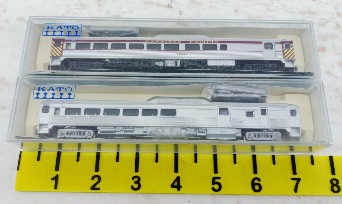 2 KATO N SCALE CANADIAN PACIFIC RAIL DIESEL CARS RDC, 2 OBS INV 263330351