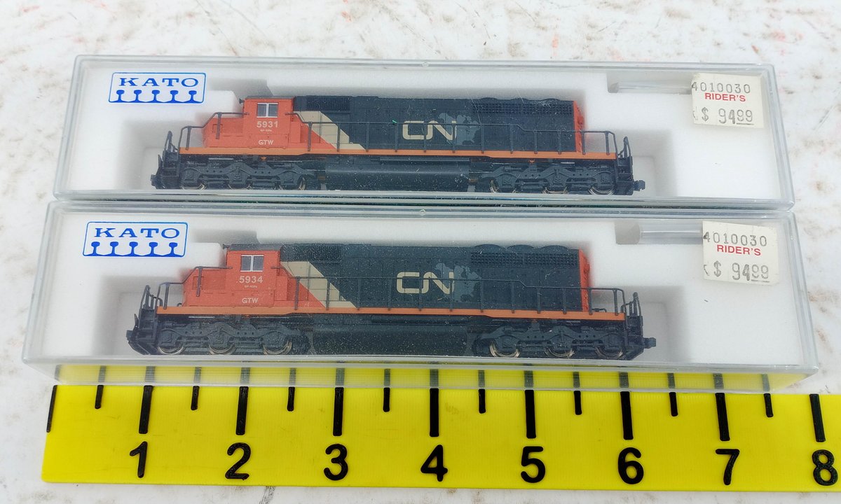 2 KATO N SCALE 176-4701 & 176-4702 CN SD40-2 EARLY DIESEL LOCOMOTIVES, 2 OBS INV 263330365