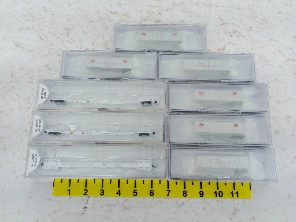 MIXED N SCALE MILWAUKEE ROAD FLEXI-VAN CARS & 40FT FLEXI-VANS, 9 OBS INV 263330381