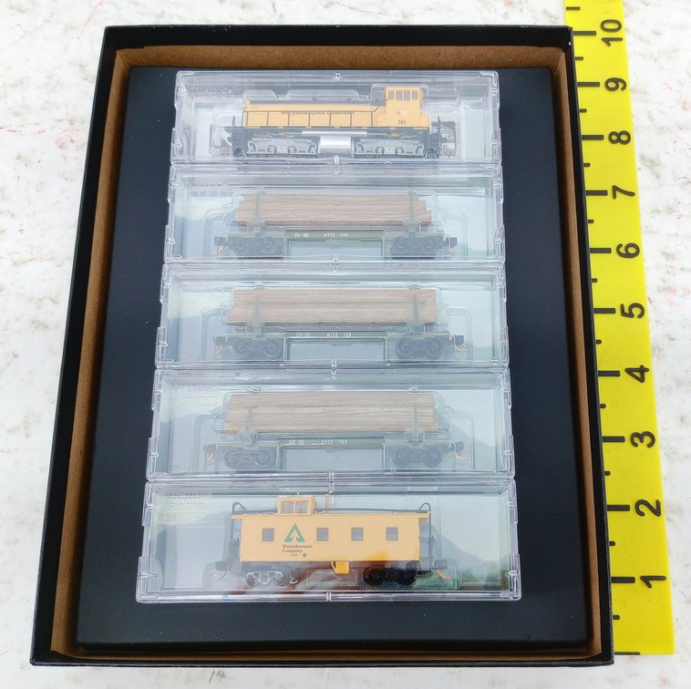 MICRO-TRAINS LINE N SCALE WEYERHAEUSER LOGGING SET, SW LOCO, 3 LOG CARS & CABOOSE, OB INV 263330387