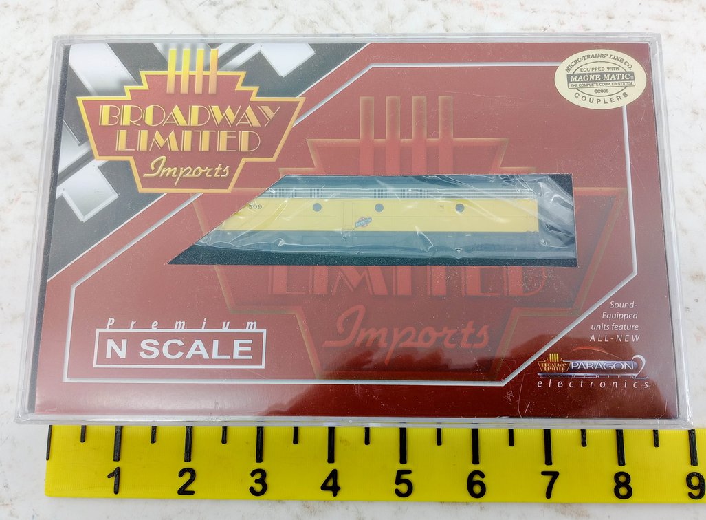 BROADWAY LIMITED 3243 C&NW EMD E8A N SCALE LOCOMOTIVE #509 W/ SOUND, OB INV 263330433