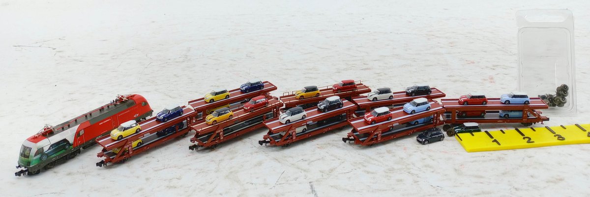 N GAUGE MINI COOPER S ELECTRIC LOCOMOTIVE & 8 AUTO CARRIERS W/ MINI COOPER CARS INV 263330467
