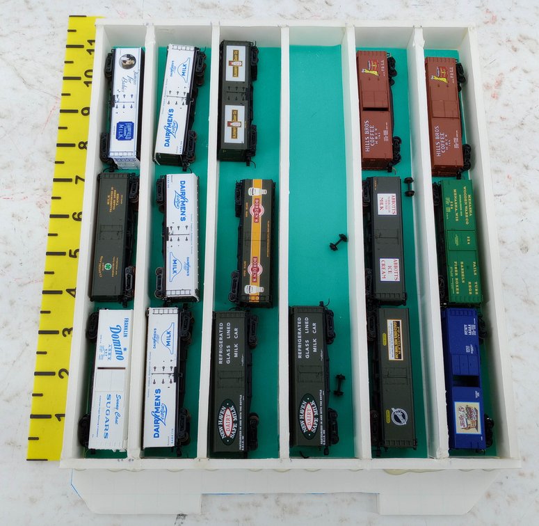 ASSORTED N SCALE DAIRY & ADVERTISING REEFERS & BOXCARS, DAIRYMEN'S LEAGUE, BORDEN'S, HILLS BROS INV 263330481