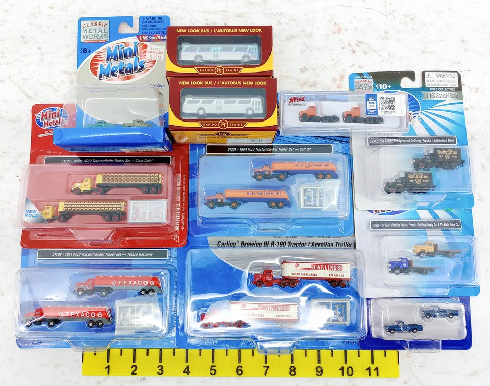 ASSORTED CLASSIC METAL WORKS MINI METALS N SCALE TRUCKS, RAPIDO BUSES & ATLAS TRACTORS INV 263330492