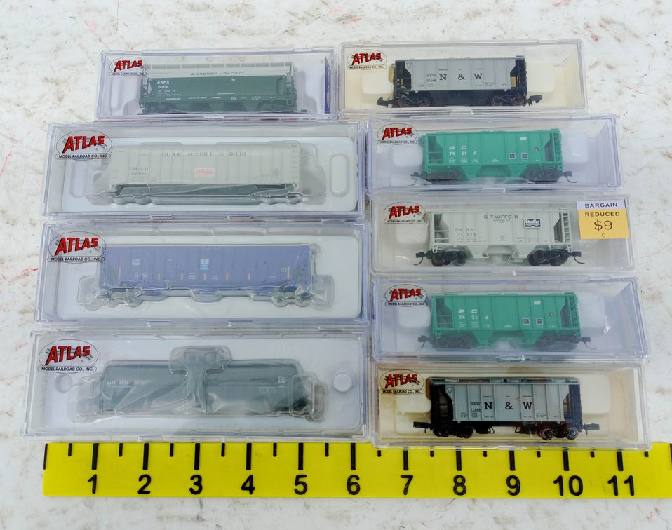 9 ASSORTED ATLAS N SCALE HOPPERS & TANK CAR NW PENN CENTRAL GP, 9 OBS INV 263330510