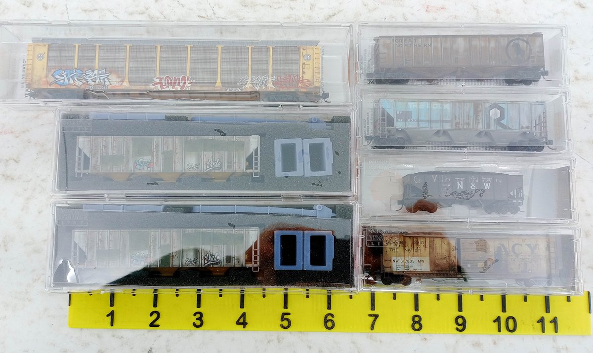 7 MICRO-TRAINS N SCALE WEATHERED FREIGHT CARS & GRAIN HOPPER KITS, 7 OBS INV 263330511