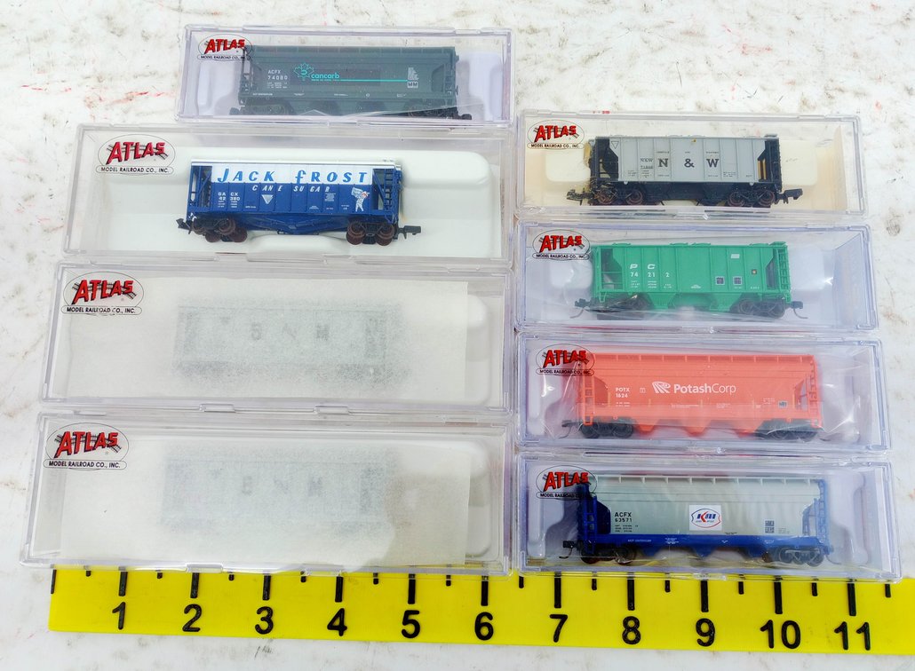 8 ATLAS N SCALE ASSORTED COVERED HOPPERS PENN CENTRAL, N&W, POTASH, JACK FROST, 8 OBS INV 263330514