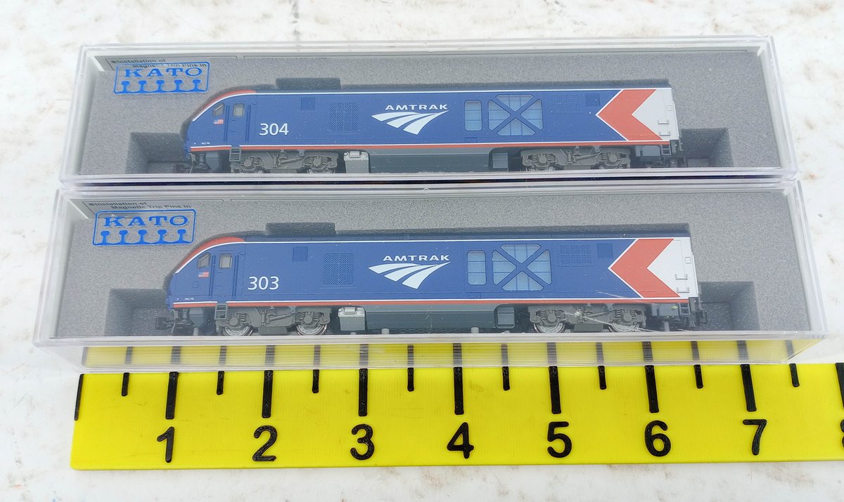 2 KATO 176-6052 & 176-6053 AMTRAK ALC-42 CHARGER LOCOMOTIVES #303 & #304, 2 OBS INV 263330528
