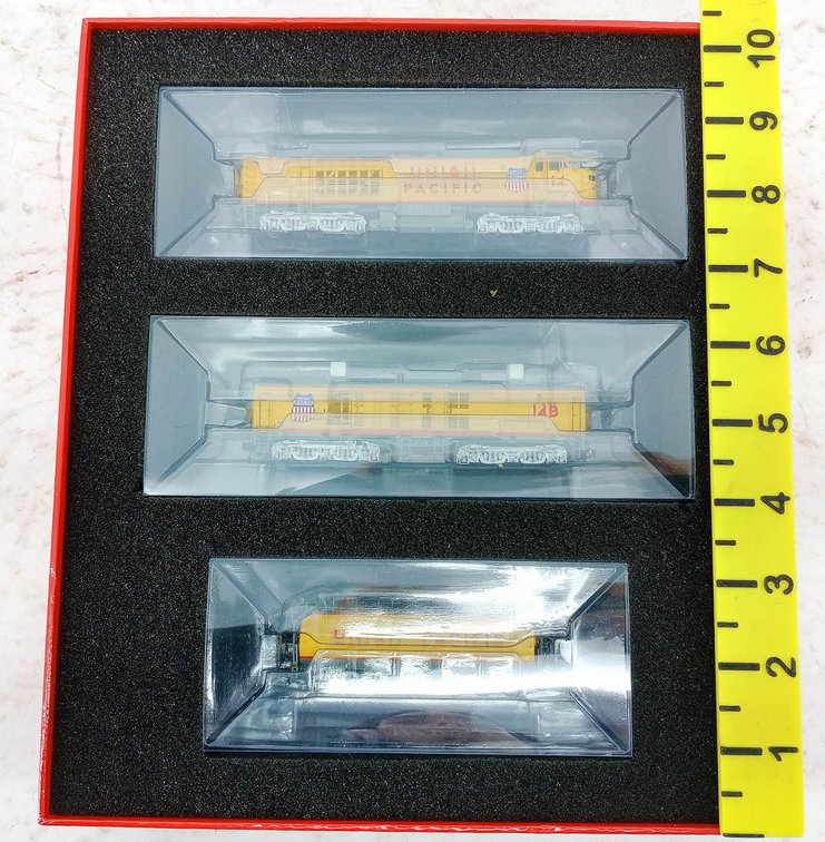 SCALETRAINS SXT30229 UNION PACIFIC GTEL 8500 HP TURBINE #14 N SCALE 3 UNIT SET, OB INV 263330539