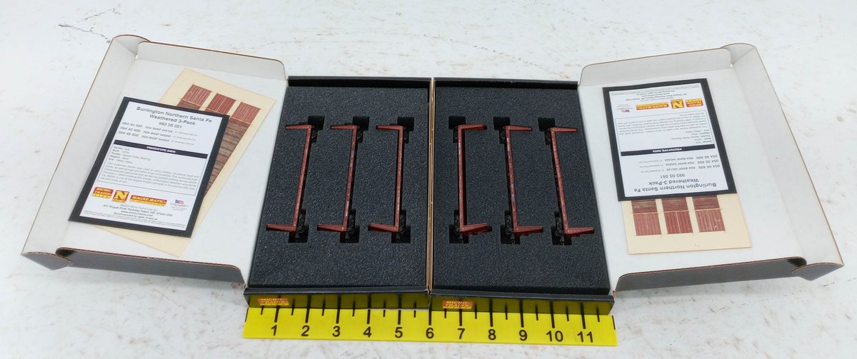 2 MICRO-TRAINS 993 05 051 N SCALE BNSF WEATHERED 61FT BULKHEAD FLAT CAR 3-PACKS, 2 OBS INV 263330705