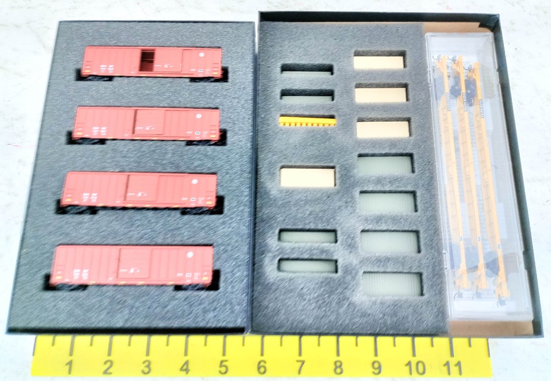 MICRO-TRAINS LINE N SCALE 4 BNSF BOXCARS & 3 DOD COFC FLAT CARS, 2 OBS INV 263330710