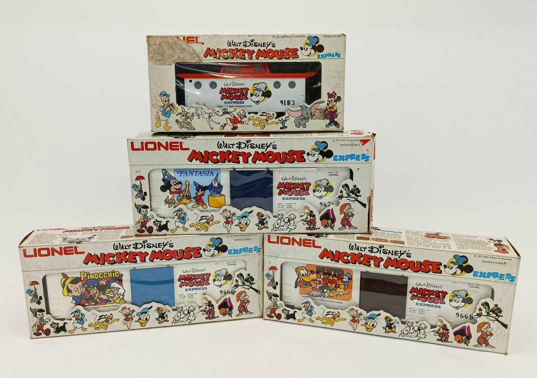 4 LIONEL O GAUGE MICKEY MOUSE EXPRESS 9668, 9666, 9671 CARS & 9183 CABOOSE, 4 OBS INV 263380037