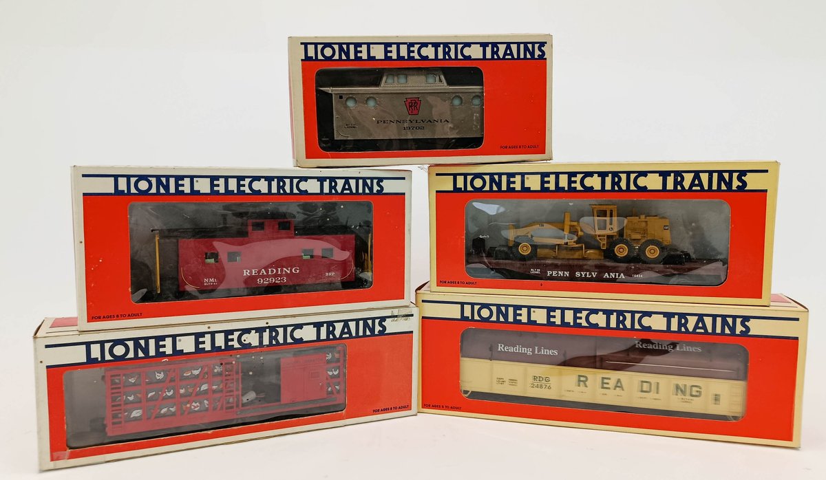 5 LIONEL O GAUGE READING & PENNSYLVANIA CABOOSES, GONDOLA, FLAT CAR W/ GRADER & POULTRY CAR, 5 OBS INV 263380042