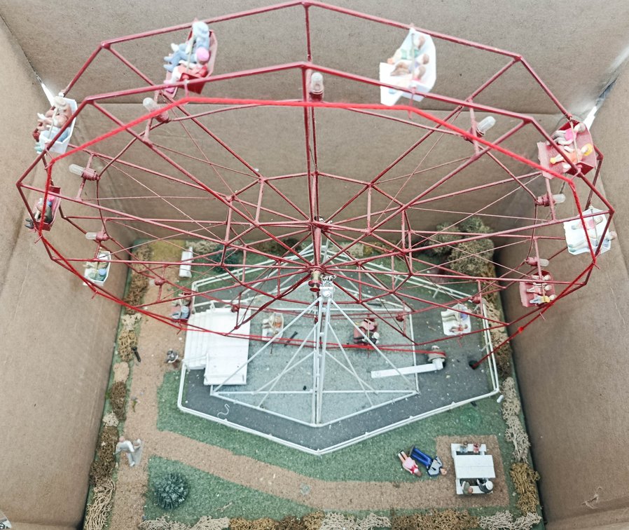 HANDBUILT O GAUGE RED FERRIS WHEEL AMUSEMENT PARK DIORAMA W/ FIGURES  INV 263380055