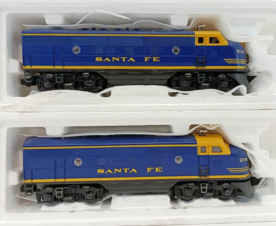 LIONEL O GAUGE 6-18117 SANTA FE F3 AA DIESEL LOCOMOTIVES, OB  INV 263380069