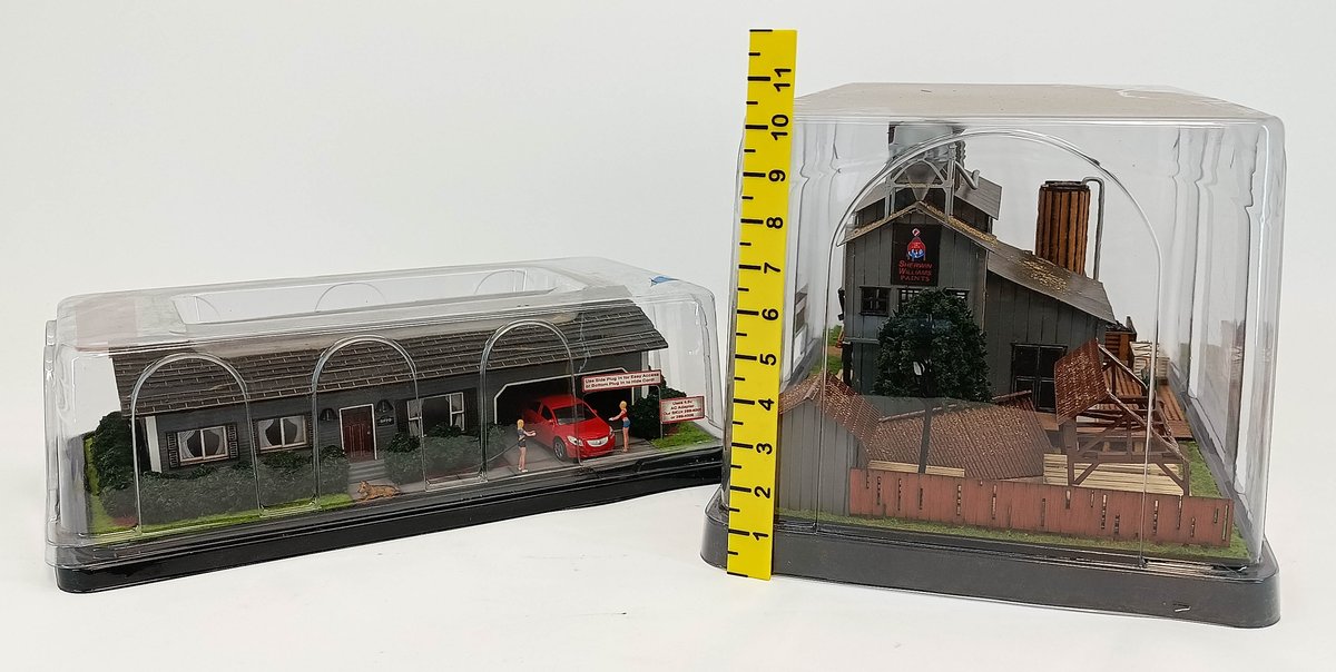 2 MENARDS GOLD LINE O GAUGE LIT BUILDINGS, 3970 CEDAR AVENUE & DAKOTA CABINET WORKS, OBS INV 263380073