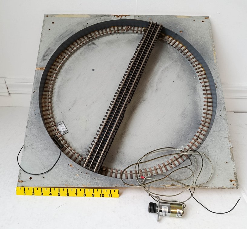 O GAUGE TURNTABLE ON PLYWOOD BASE W/ SOLENOID & WIRING INV 263380072