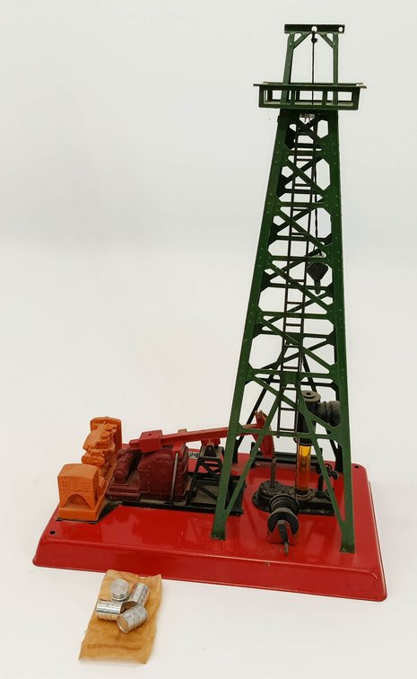 LIONEL O GAUGE 455 OIL DERRICK & PUMPER W/ BARRELS, OB INV 263380102