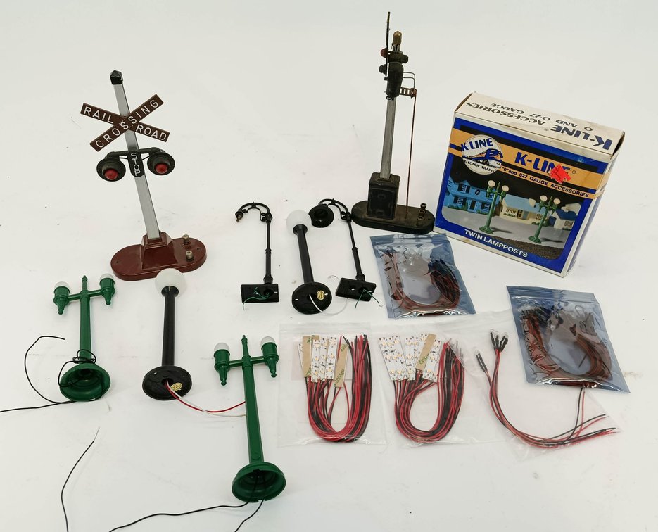 ASSORTED O GAUGE CROSSING SIGNAL, SEMAPHORE, K-LINE TWIN LAMPPOSTS & LED LIGHTING, OB INV 263380118