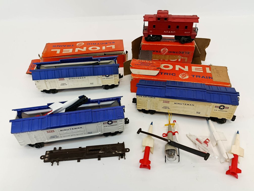 LIONEL O GAUGE 3665 MINUTEMAN MISSILE CARS & 6017 AT&SF CABOOSE, 3 OBS INV 263380163