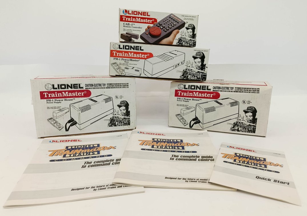 LIONEL TRAINMASTER COMMAND CONTROL SET: 2 PH-1 POWER HOUSES, PM-1 POWERMASTER, CAB-1 REMOTE, 4 OBS INV 263380162