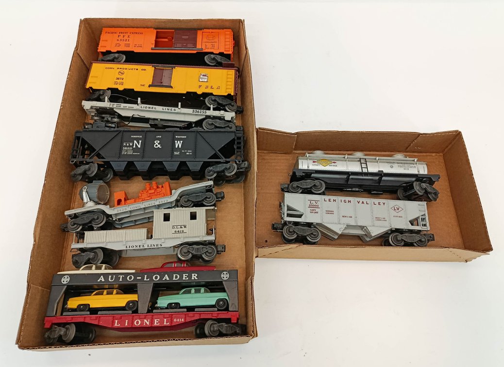 9 LIONEL O GAUGE MIXED FREIGHT CARS, AUTO-LOADER, SUNOCO TANK, LEHIGH VALLEY HOPPER, PFE REEFER INV 263380166