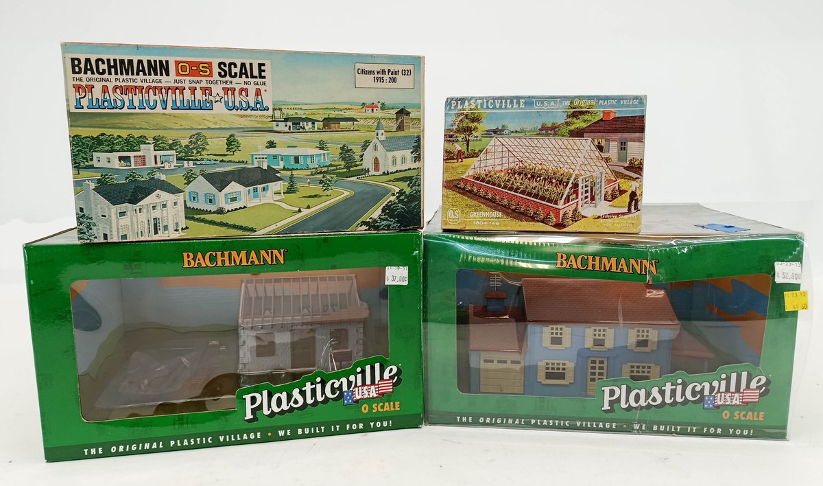 4 BACHMANN PLASTICVILLE USA O SCALE BUILDINGS INCL TWO-STORY HOUSE & GREENHOUSE, 4 OBS NNC INV 263380208
