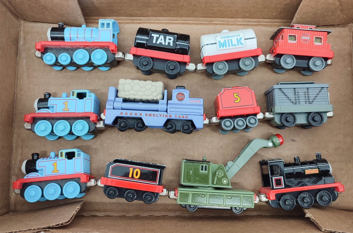 12 PC THOMAS THE TRAIN MIXED CARS  INV 262380401