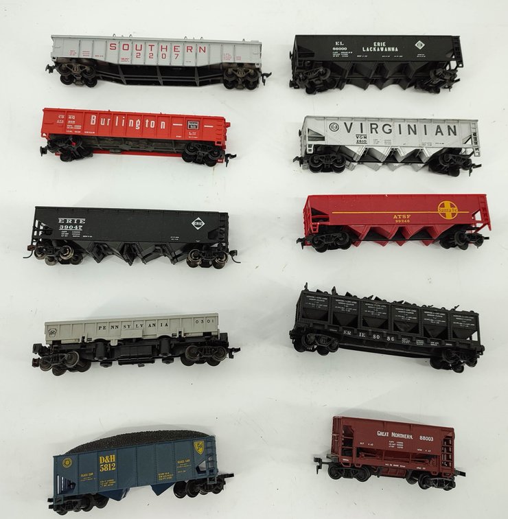 HO GAUGE 10 HO FREIGHT TRAIN CARS MIXED  INV 262380463