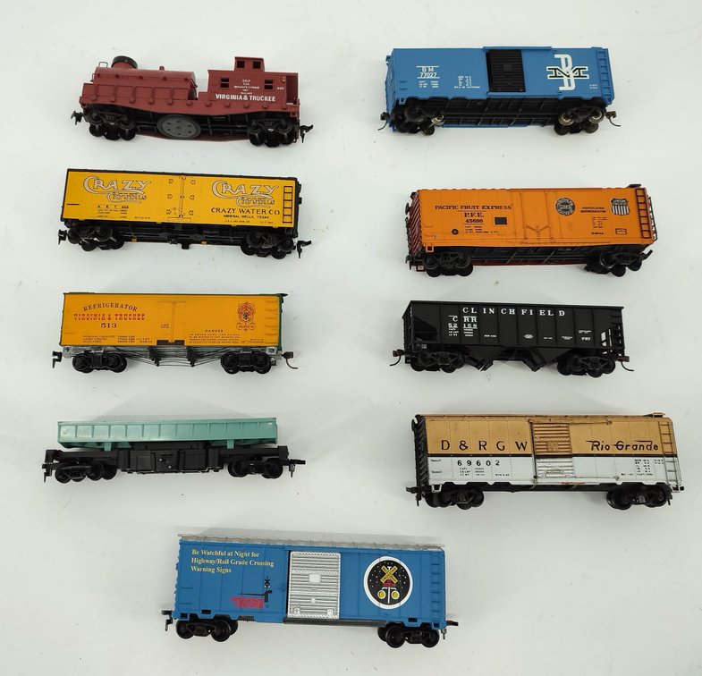 HO GAUGE 9 HO FREIGHT TRAIN CARS MIXED  INV 262380464