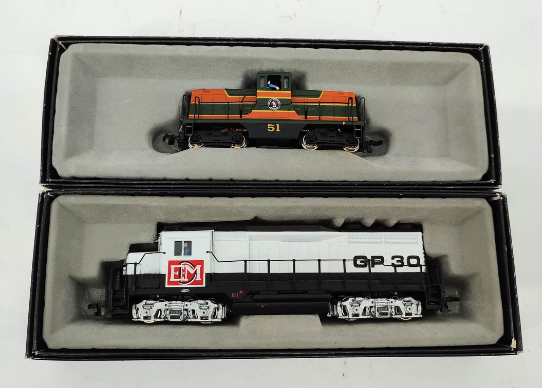 HO GAUGE 2 SPECTRUM GP-30 DIESEL EMD DEMO 1962 41-0820 17 LOCOMOTIVE & GE 44-TON SWITCHER GN #51 80011 OBS  INV 262380473