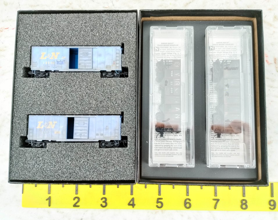 2 MICRO-TRAINS N SCALE WEATHERED L&N BOXCARS & 2 VIRGINIAN HOPPERS, 2 OBS  INV 263330806