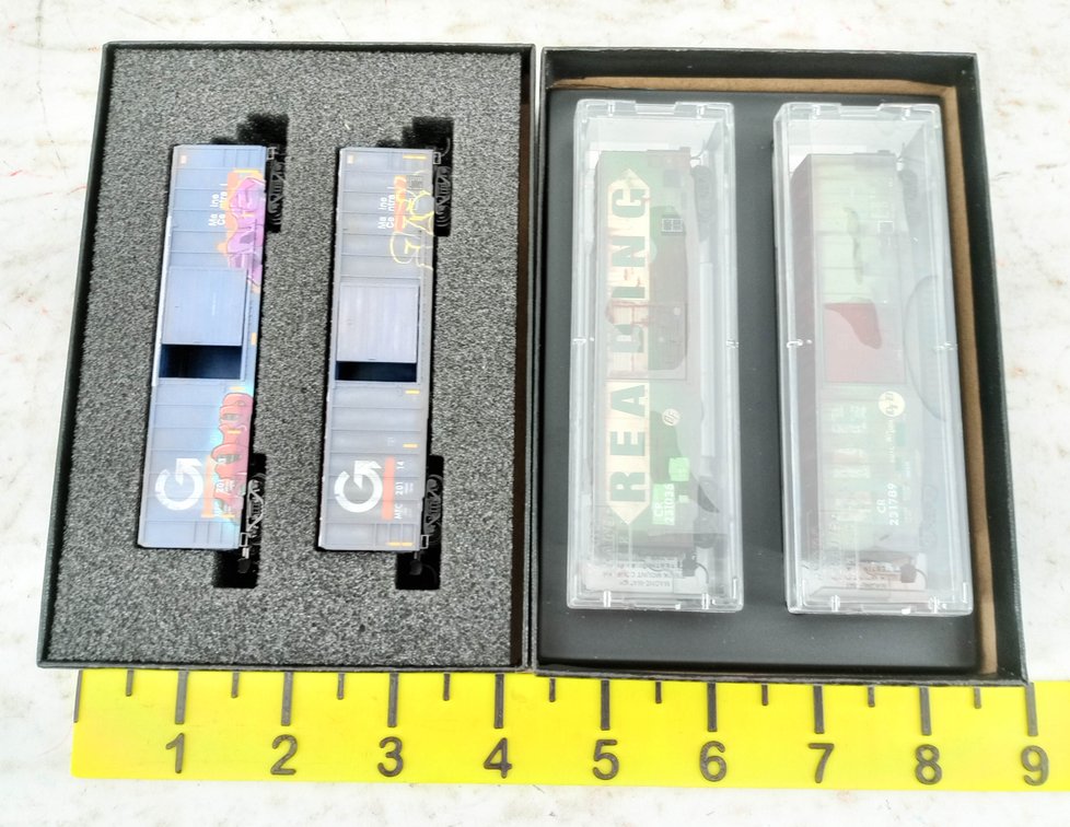 4 MICRO-TRAINS N SCALE MAINE CENTRAL & CONRAIL/EX-READING WEATHERED BOXCARS, 2 OBS  INV 263330807