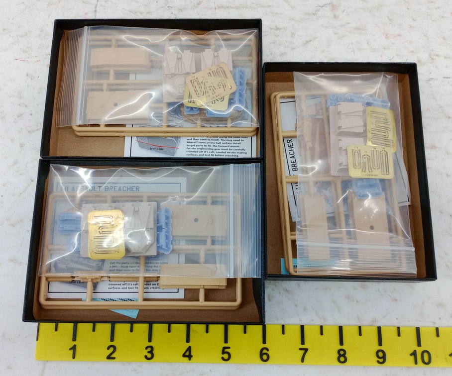 3 MICRO-TRAINS 499 45 912 M1150 ASSAULT BREACHER 2-PACK KITS, 3 OBS NNC INV 263330809